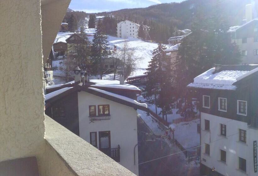 فندق Holiday Debili