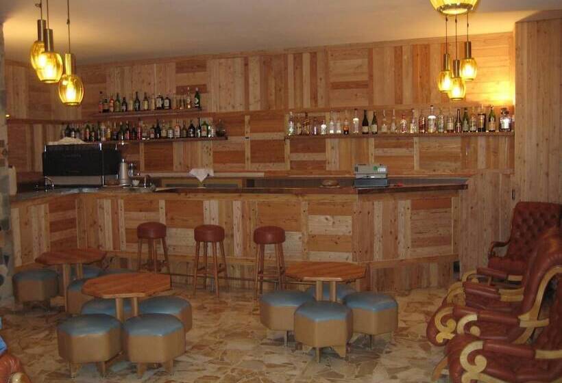 فندق Holiday Debili