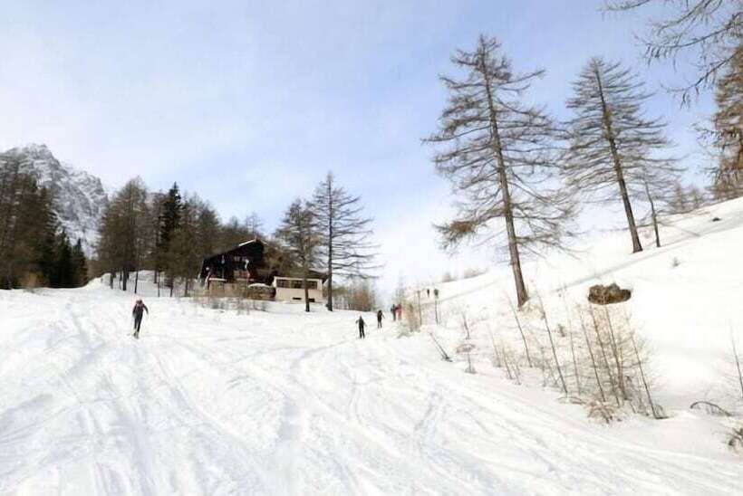 فندق Holiday Debili