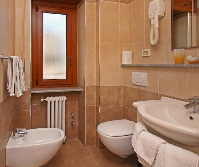 فندق Holiday Debili