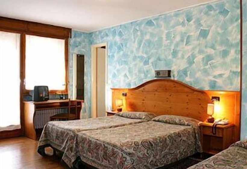 فندق Holiday Debili