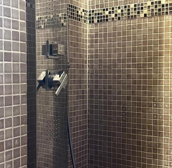 فندق Holiday Debili