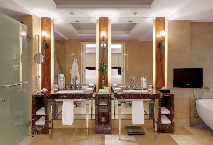 Отель Indonesia Kempinski Jakarta