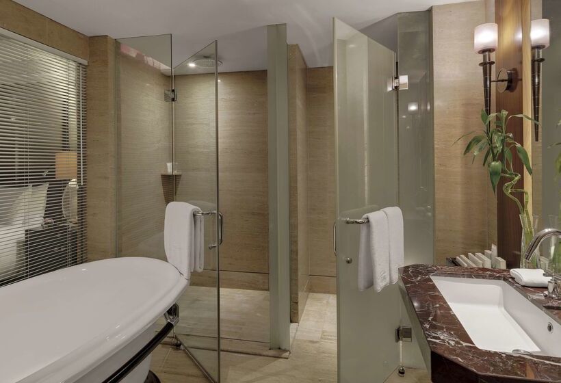 Отель Indonesia Kempinski Jakarta