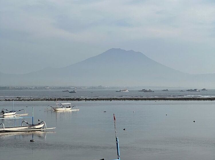 בית מלון כפרי Bali Beach