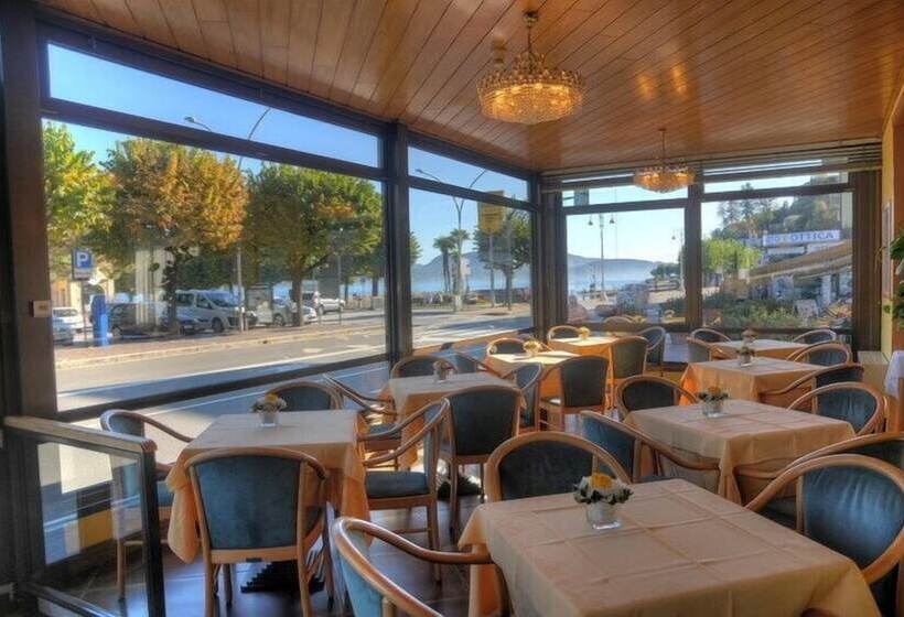 בית מלון כפרי Italie Et Suisse