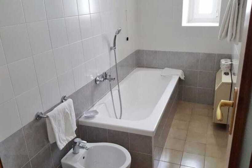 בית מלון כפרי Italie Et Suisse