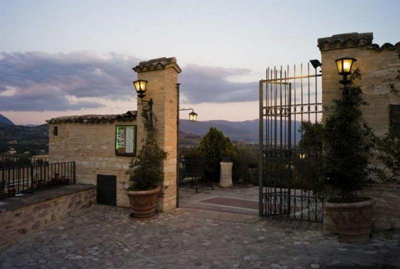 Отель La Bastiglia