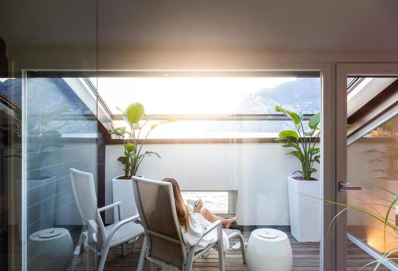 هتل Lago Di Garda