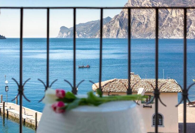 Отель Lago Di Garda