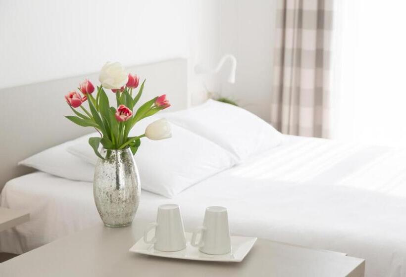 هتل Lago Di Garda