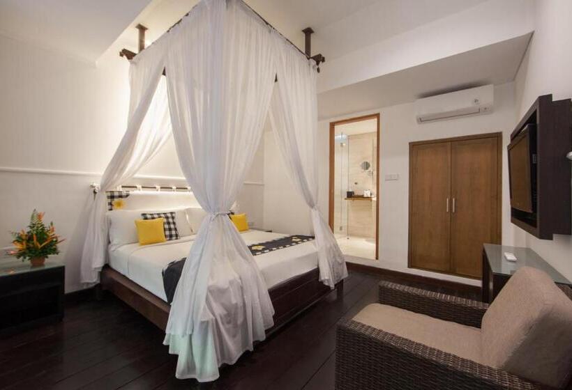 فندق Legian Beach