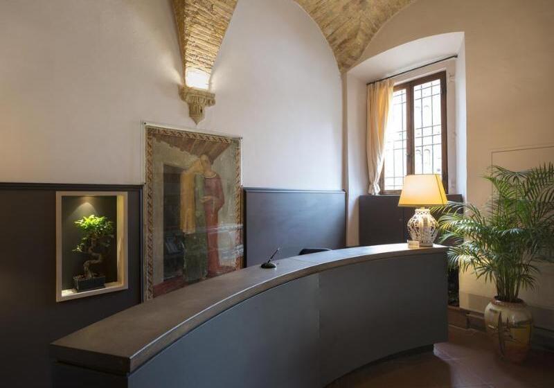 Отель Leon Bianco