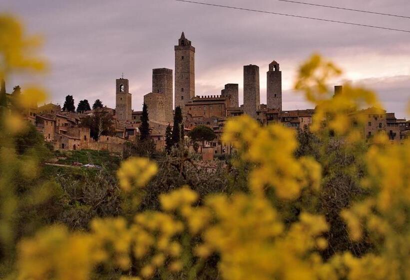 Отель Leon Bianco