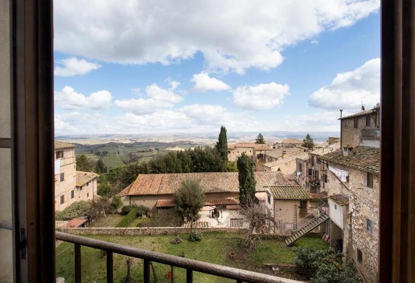 Отель Leon Bianco