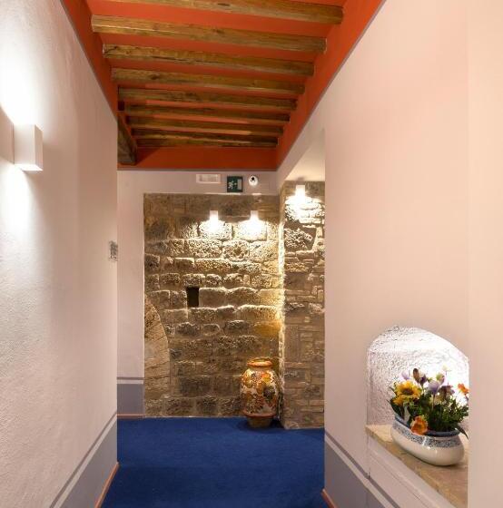 Отель Leon Bianco