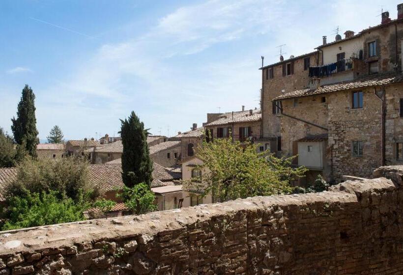 Отель Leon Bianco