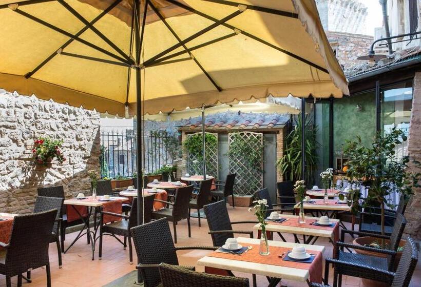 Отель Leon Bianco