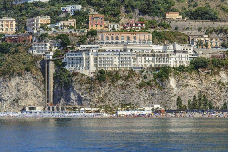 בית מלון כפרי Lloyd S Baia