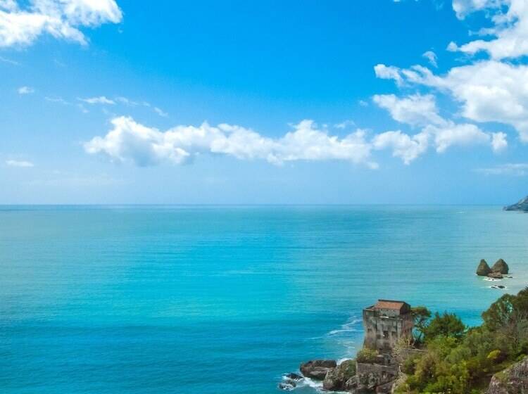 בית מלון כפרי Lloyd S Baia