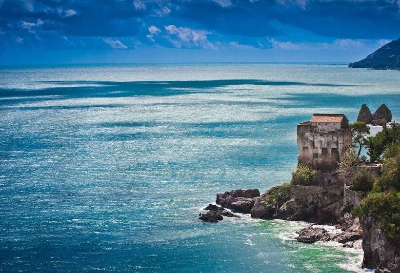 בית מלון כפרי Lloyd S Baia