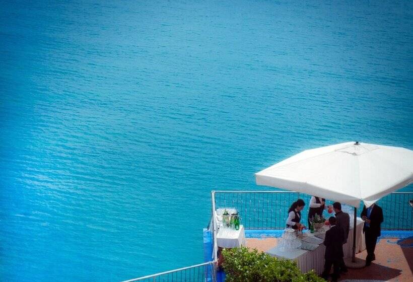 בית מלון כפרי Lloyd S Baia