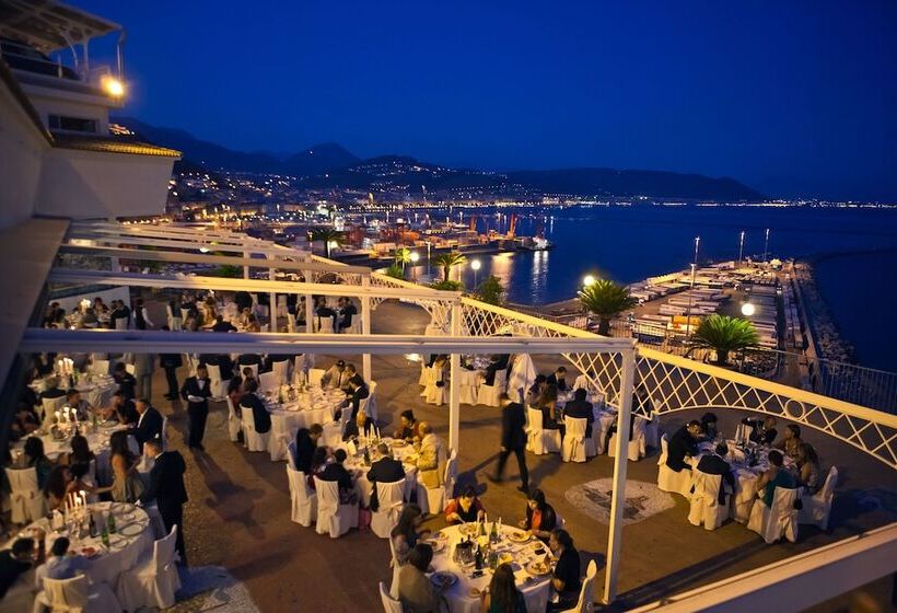 בית מלון כפרי Lloyd S Baia