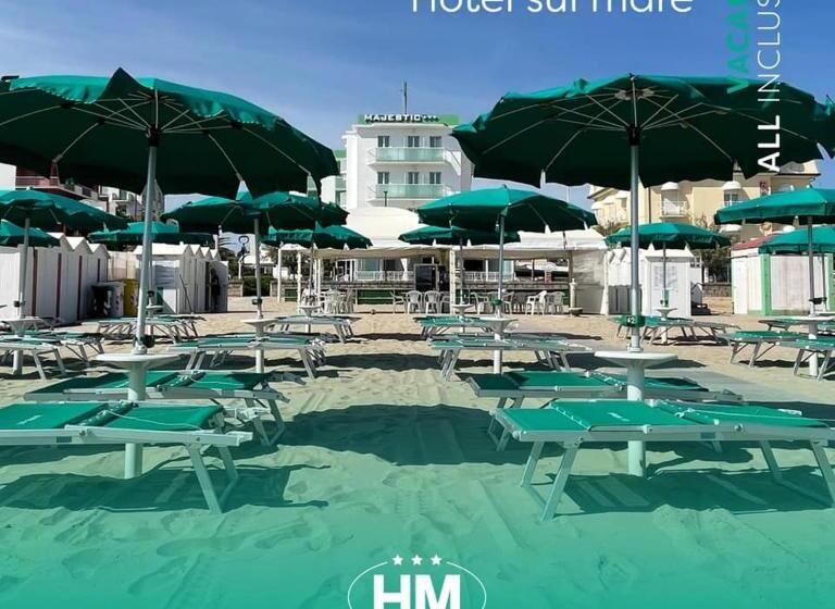 בית מלון כפרי Majestic