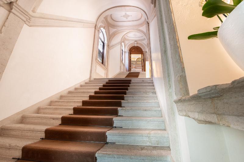 Отель Monaco & Grand Canal