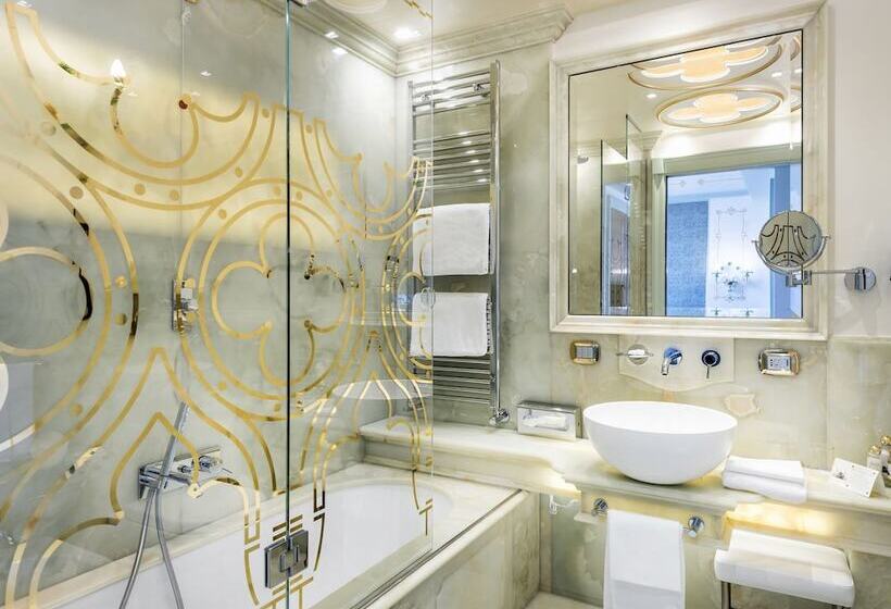 Отель Monaco & Grand Canal