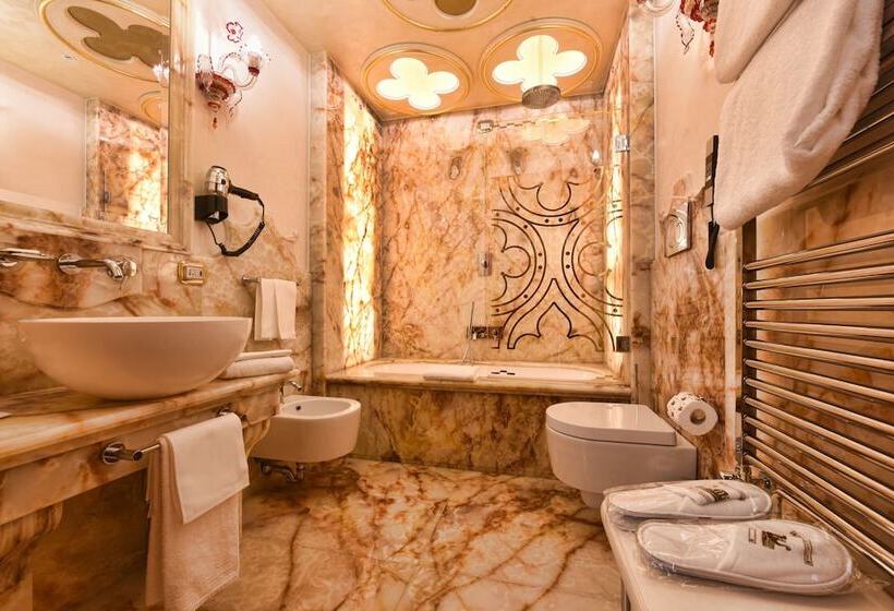 Отель Monaco & Grand Canal