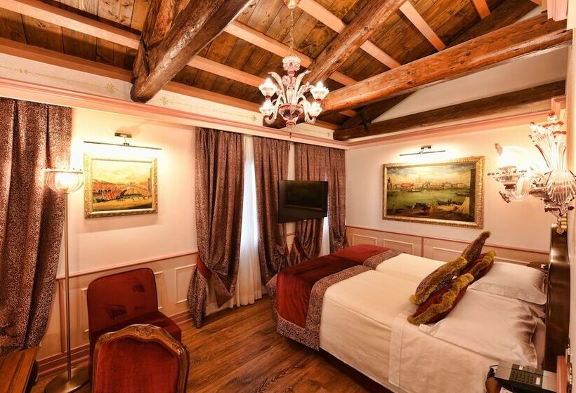 Отель Monaco & Grand Canal