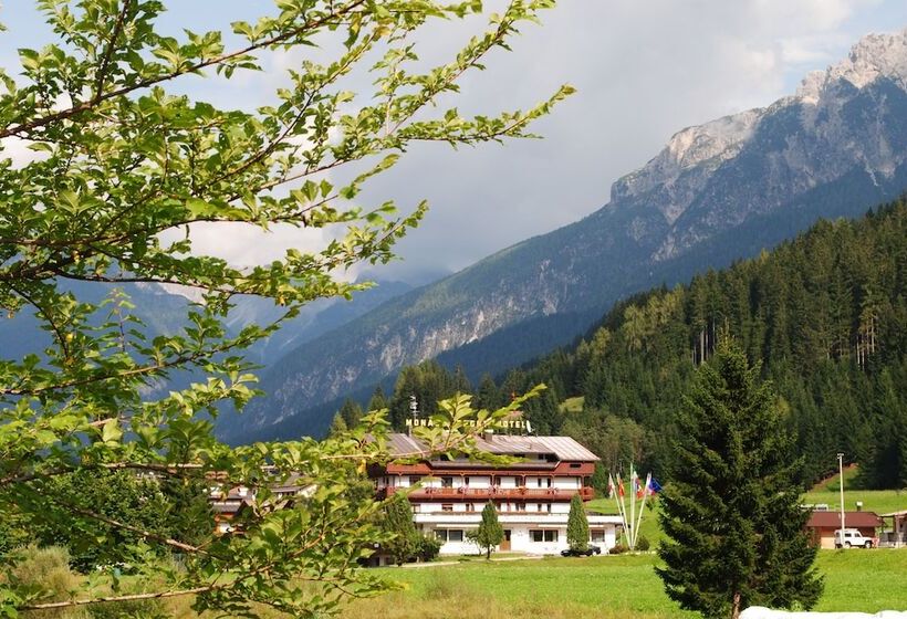 Отель Monaco Sport