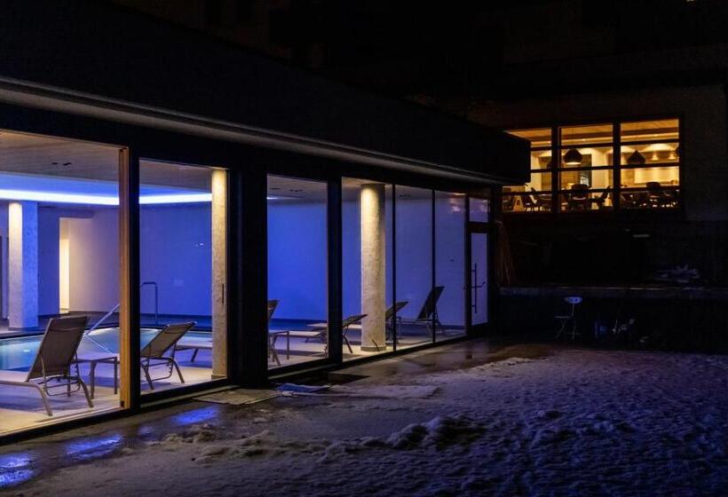 Отель Monaco Sport