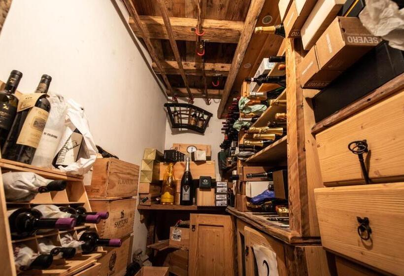 Отель Monaco Sport