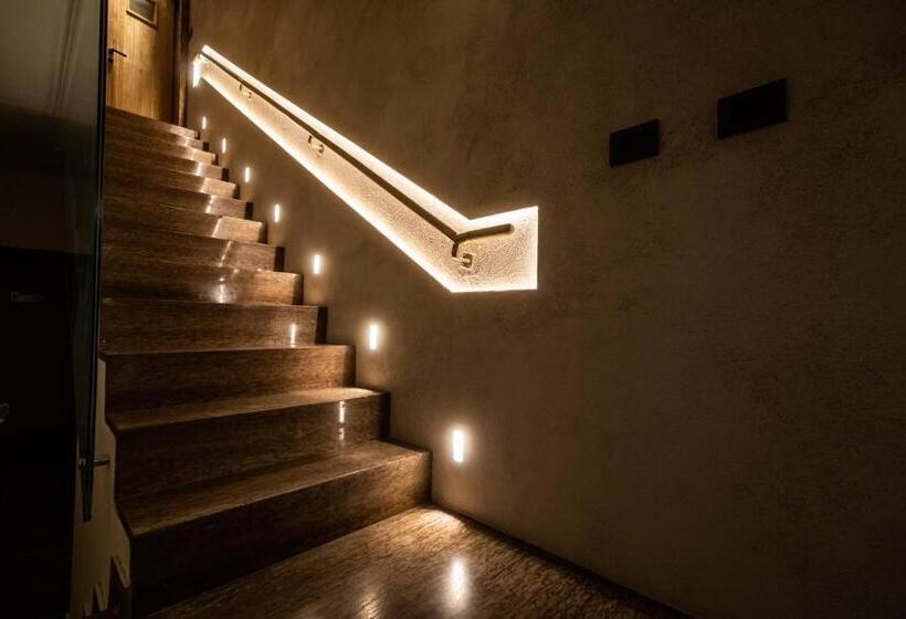 Отель Monaco Sport