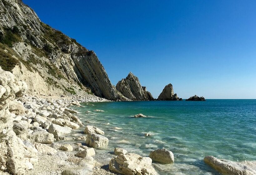 فندق Monteconero