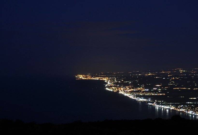 فندق Monteconero