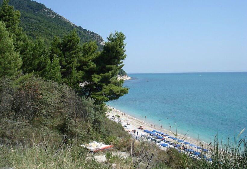 فندق Monteconero