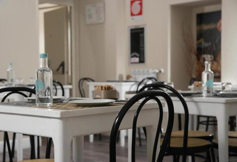 فندق Montevecchio