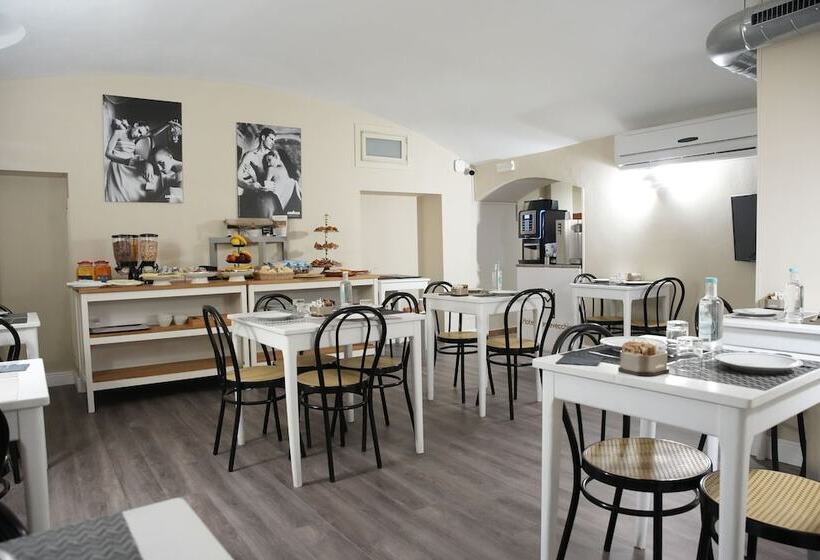 فندق Montevecchio