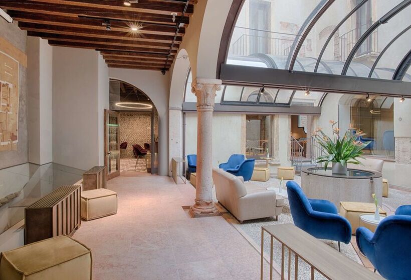 Отель NH Collection Palazzo Verona