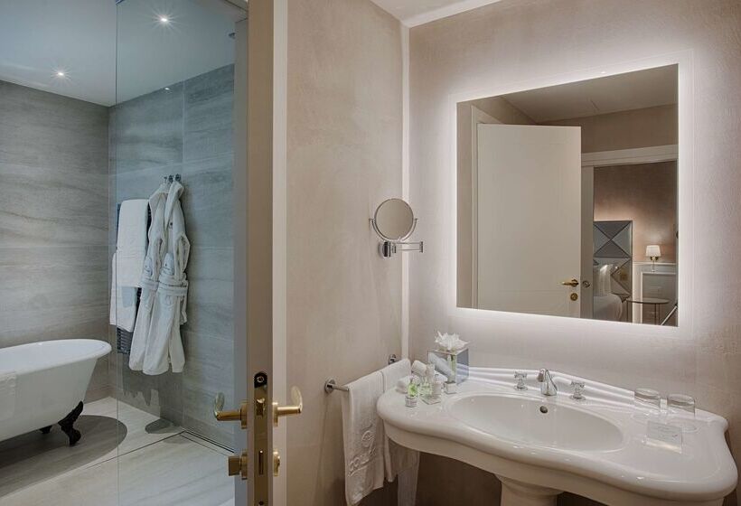 Отель NH Collection Palazzo Verona