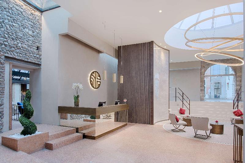 Отель NH Collection Palazzo Verona