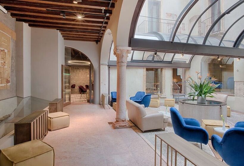 Отель NH Collection Palazzo Verona