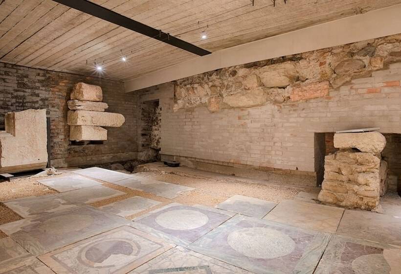 Отель NH Collection Palazzo Verona