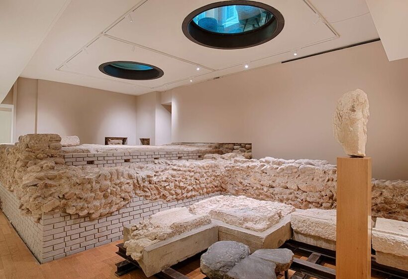 Отель NH Collection Palazzo Verona