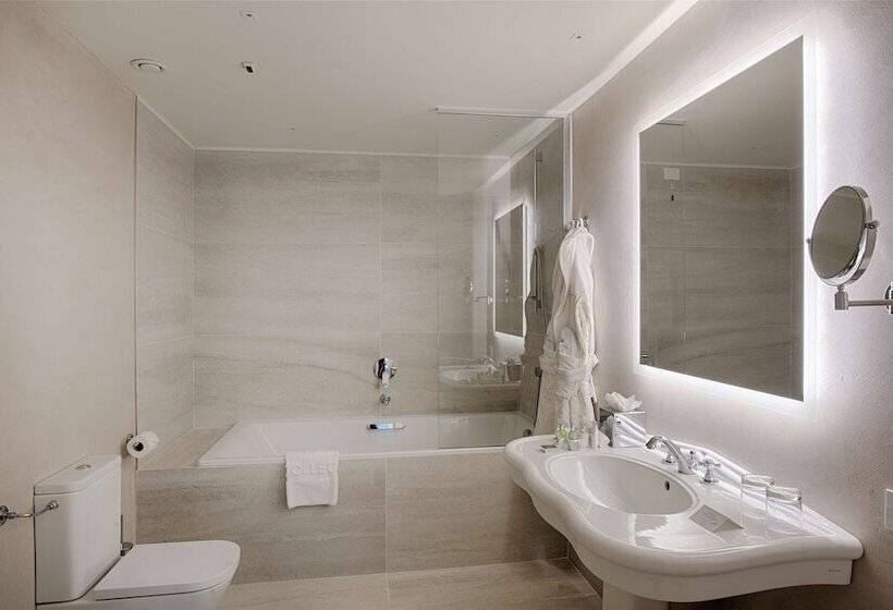 Отель NH Collection Palazzo Verona