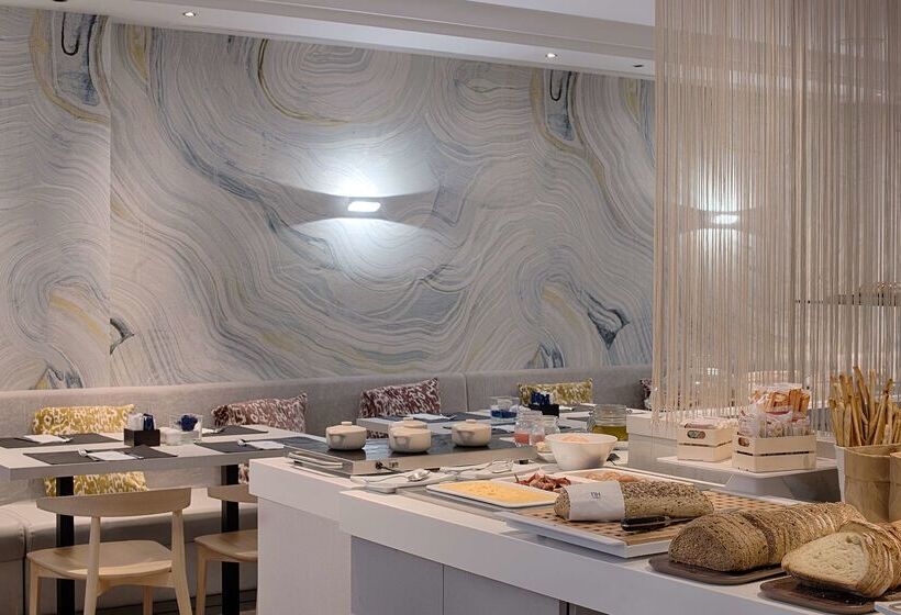 فندق NH Torino Centro