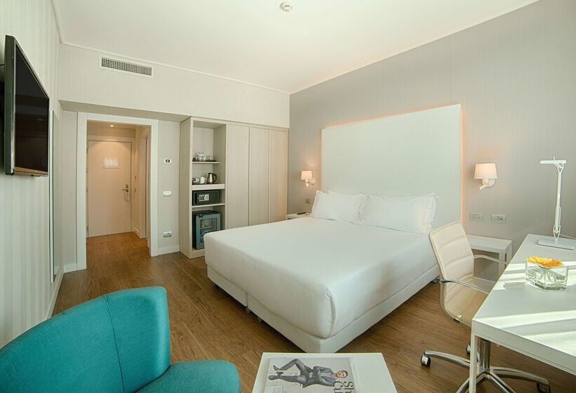 فندق NH Torino Centro